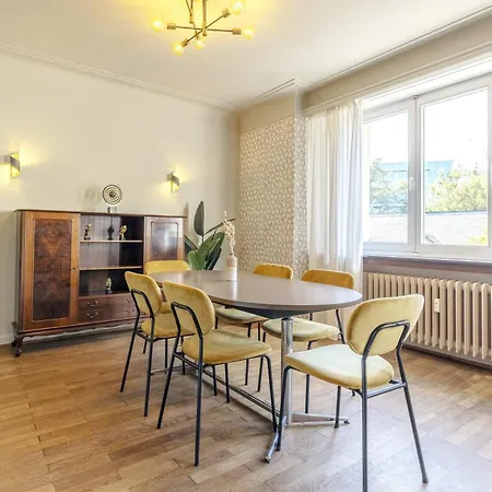 Daire Spacious 2br In W Balcony Lüksemburg
