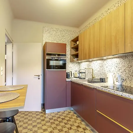 Spacious 2br In W Balcony Appartement *