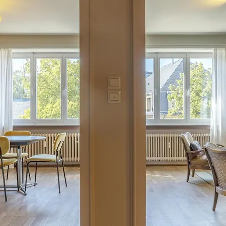 Spacious 2br In W Balcony Apartament *