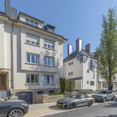 Lejlighed Spacious 2br In W Balcony