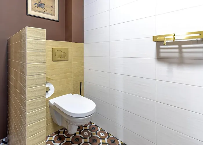 아파트 Spacious 2br In W Balcony