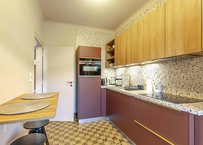 Spacious 2br In W Balcony 아파트 *