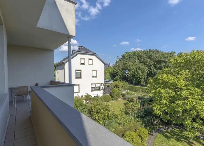 Spacious 2br In W Balcony 아파트